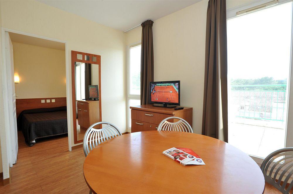 Inter-Hotel Sea Side Park Вилньов Любе Екстериор снимка