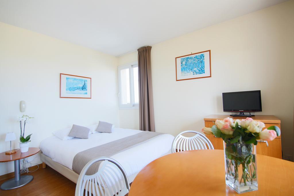 Inter-Hotel Sea Side Park Вилньов Любе Екстериор снимка