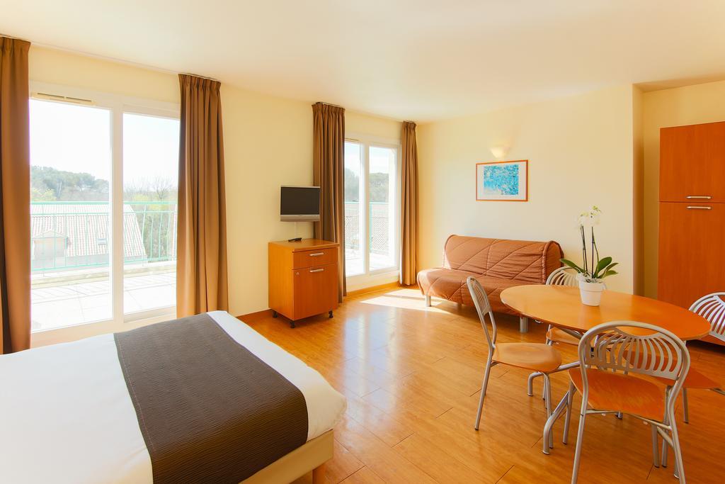 Inter-Hotel Sea Side Park Вилньов Любе Екстериор снимка