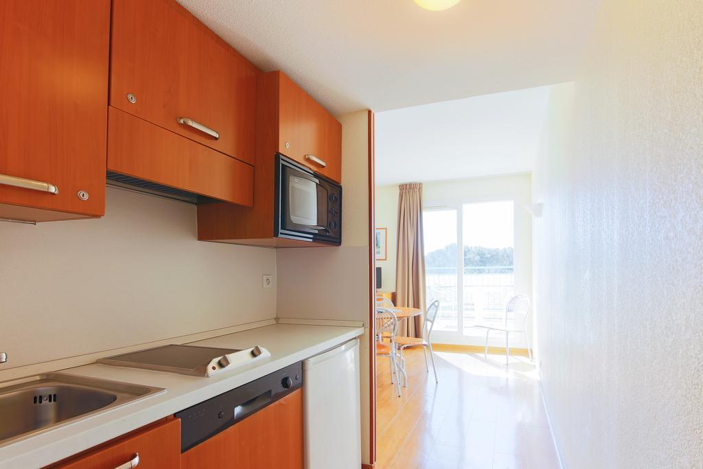 Inter-Hotel Sea Side Park Вилньов Любе Екстериор снимка