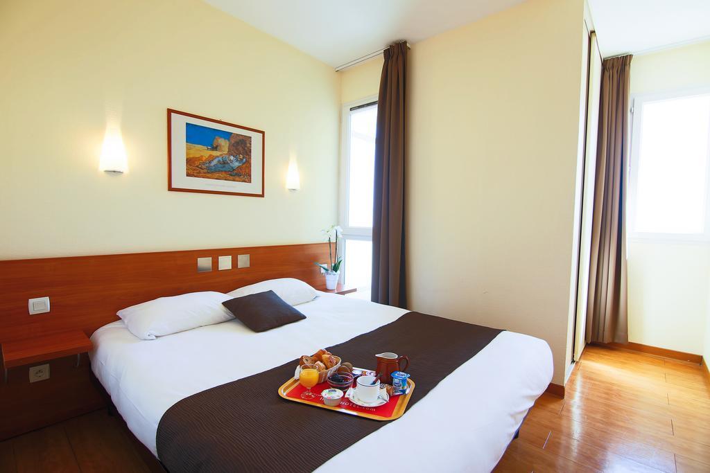 Inter-Hotel Sea Side Park Вилньов Любе Екстериор снимка