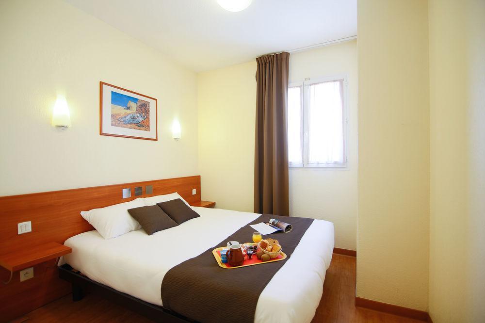 Inter-Hotel Sea Side Park Вилньов Любе Екстериор снимка