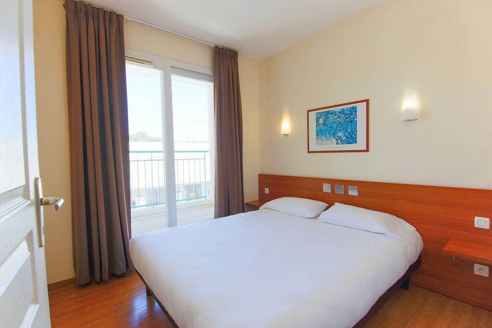 Inter-Hotel Sea Side Park Вилньов Любе Екстериор снимка