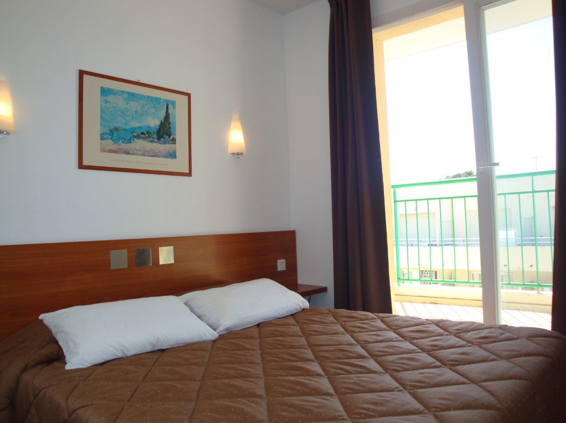 Inter-Hotel Sea Side Park Вилньов Любе Екстериор снимка