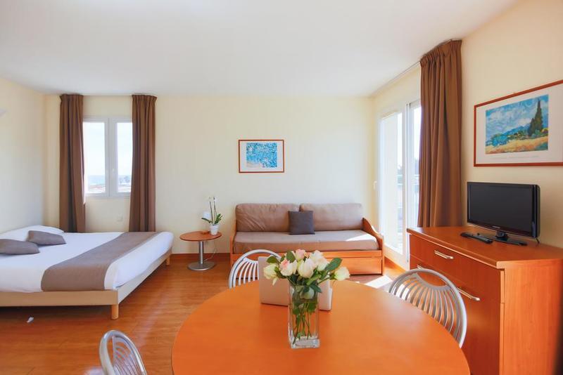 Inter-Hotel Sea Side Park Вилньов Любе Екстериор снимка