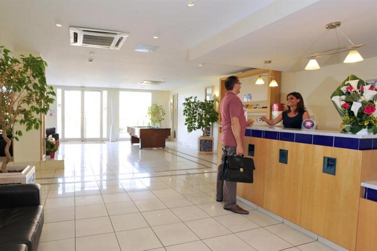 Inter-Hotel Sea Side Park Вилньов Любе Екстериор снимка