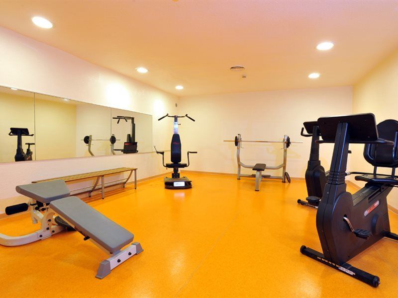 Inter-Hotel Sea Side Park Вилньов Любе Екстериор снимка