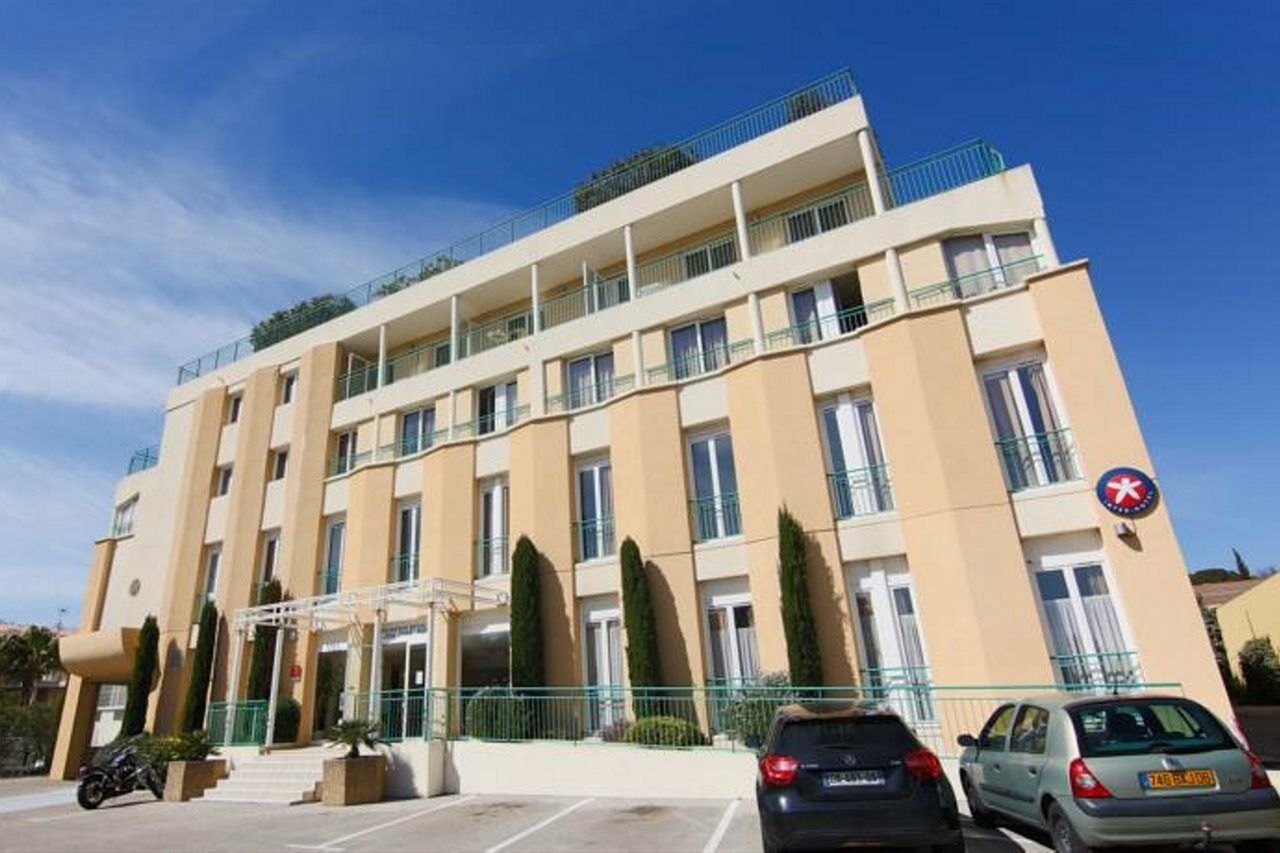 Inter-Hotel Sea Side Park Вилньов Любе Екстериор снимка